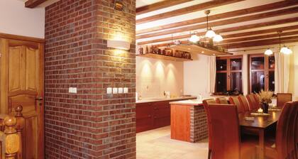 Lomatalo BBQ, sauna ja squash - GRYZYNA