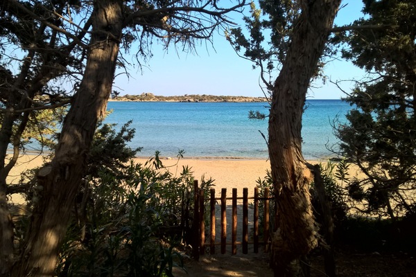 Access to the beach from the villa.Access on the preserved bay of Grammeno.