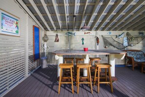 Outdoor dining - Boaters Paradise on Kettle Harbor (Placida)