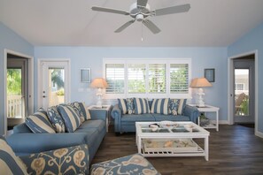 Flat-screen TV - Boaters Paradise on Kettle Harbor (Placida)