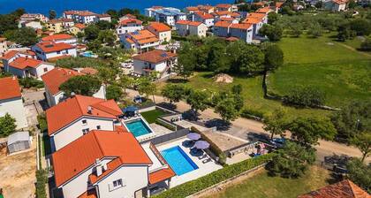 Villa Magdalena mit privatem Pool in Strandnähe