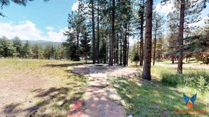 المنطقة المحيطة بالمنشأة