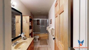 Ensemble baignoire-douche, serviettes fournies