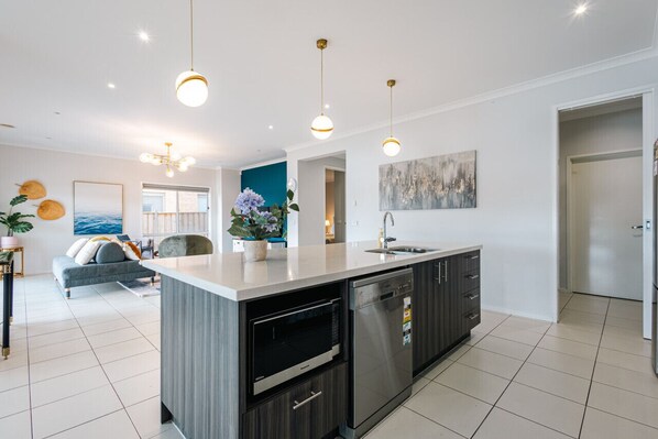 Interior - Waterfront Grand Villa in Sanctuary Lakes (Point Cook)