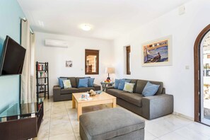 Smart-TV, DVD-Player, Tischtennisplatte