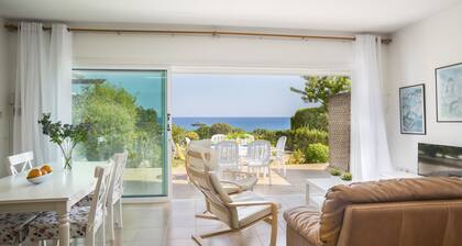 Sirina Lina Beachfront Suite