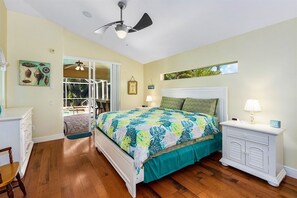 4 bedrooms, desk, iron/ironing board, free WiFi - Villa Spain - Luxury, Sunsets & Heated Pool in the Heart of Cape Coral (Cape Coral)