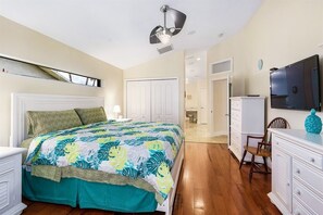 4 bedrooms, desk, iron/ironing board, free WiFi