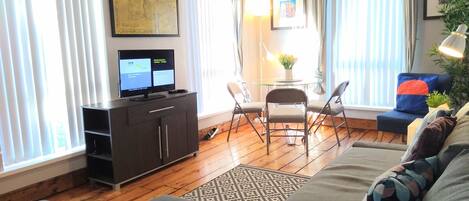 Smart-TV, Netflix, DVD-Player, Streaming-Dienste