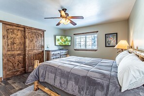 2 bedrooms, internet, bed sheets