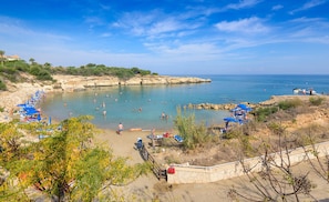 Beach - Hann's Villa - Charming Kapparis Getaway (Protaras)