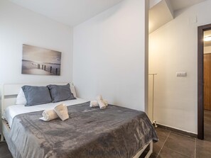 2 bedrooms, Internet, bed sheets