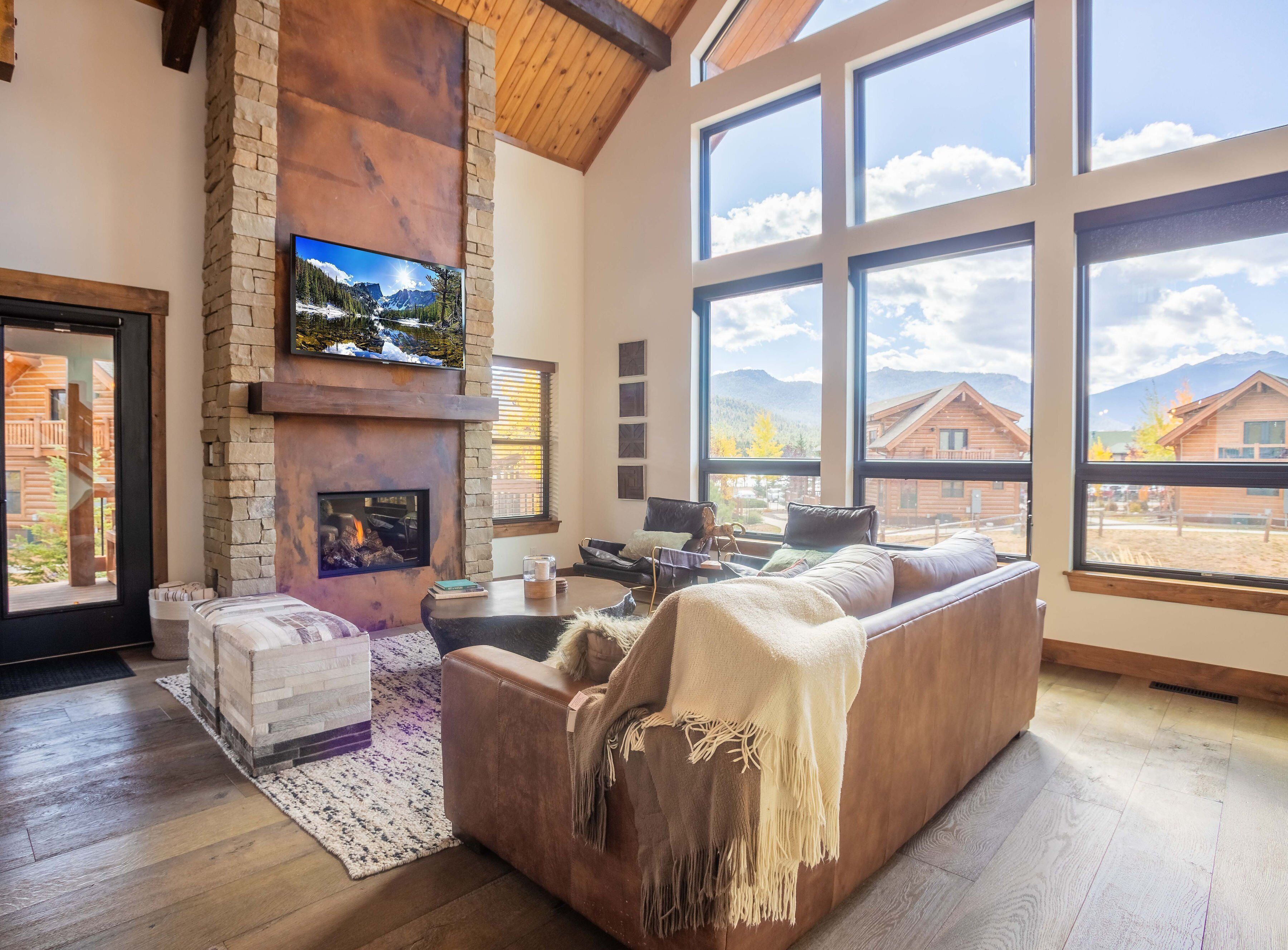 Smart TV, fireplace, stereo