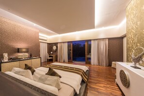 6 chambres, coffre-fort, bureau, fer et planche à repasser