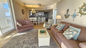 Smart-tv, een dvd-speler, tafelvoetbal en een tafeltennistafel