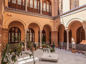 Interior - Giralda Views Deluxe with Private Terrace (Sevilla)