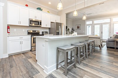 Near It All | 4 BR Blocks from the Virginia Beach Oceanfront (525)