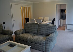 Smart-TV, Videospiele, DVD-Player, Bücher