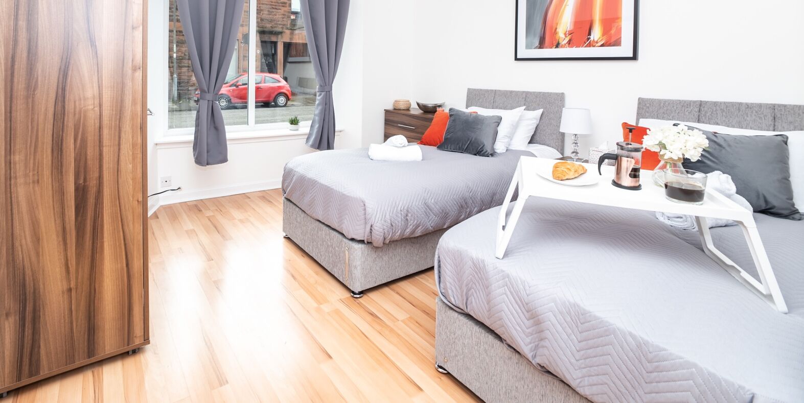 1 slaapkamer, een strijkplank/strijkijzer, reisbedje, gratis wifi