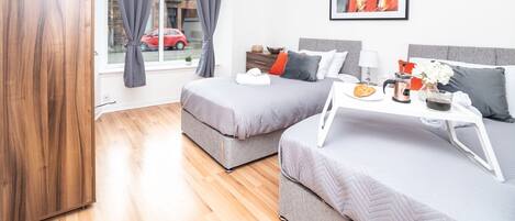 1 chambre, fer et planche à repasser, lit parapluie, Wi-Fi gratuit