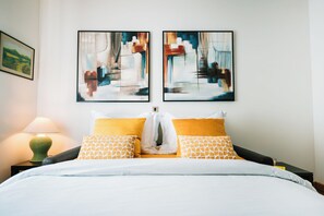 3 bedrooms, in-room safe, desk, iron/ironing board