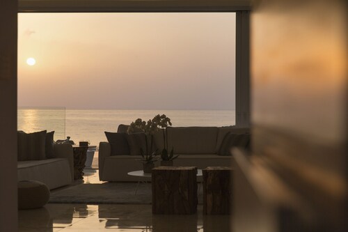 PRBW5 Sininen Protaras Seafront Villa 5 - Viisi Makuuhuone Villa, vuodepaikkoja 10