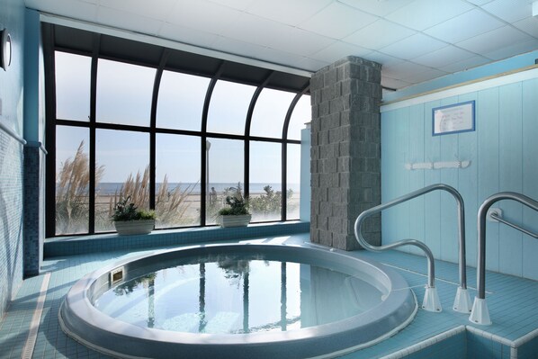 Interior - Barclay Towers Oceanfront Suites (Virginia Beach)