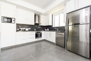 Fridge, microwave, oven, dishwasher