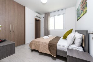 3 Schlafzimmer, Zimmersafe, Bügeleisen/Bügelbrett, Bettwäsche