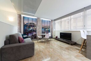 TV - Suites Garden 2 Loft Dalí (Las Palmas)