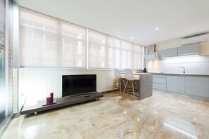 Fridge, microwave, oven, toaster - Suites Garden 2 Loft Dalí (Las Palmas)