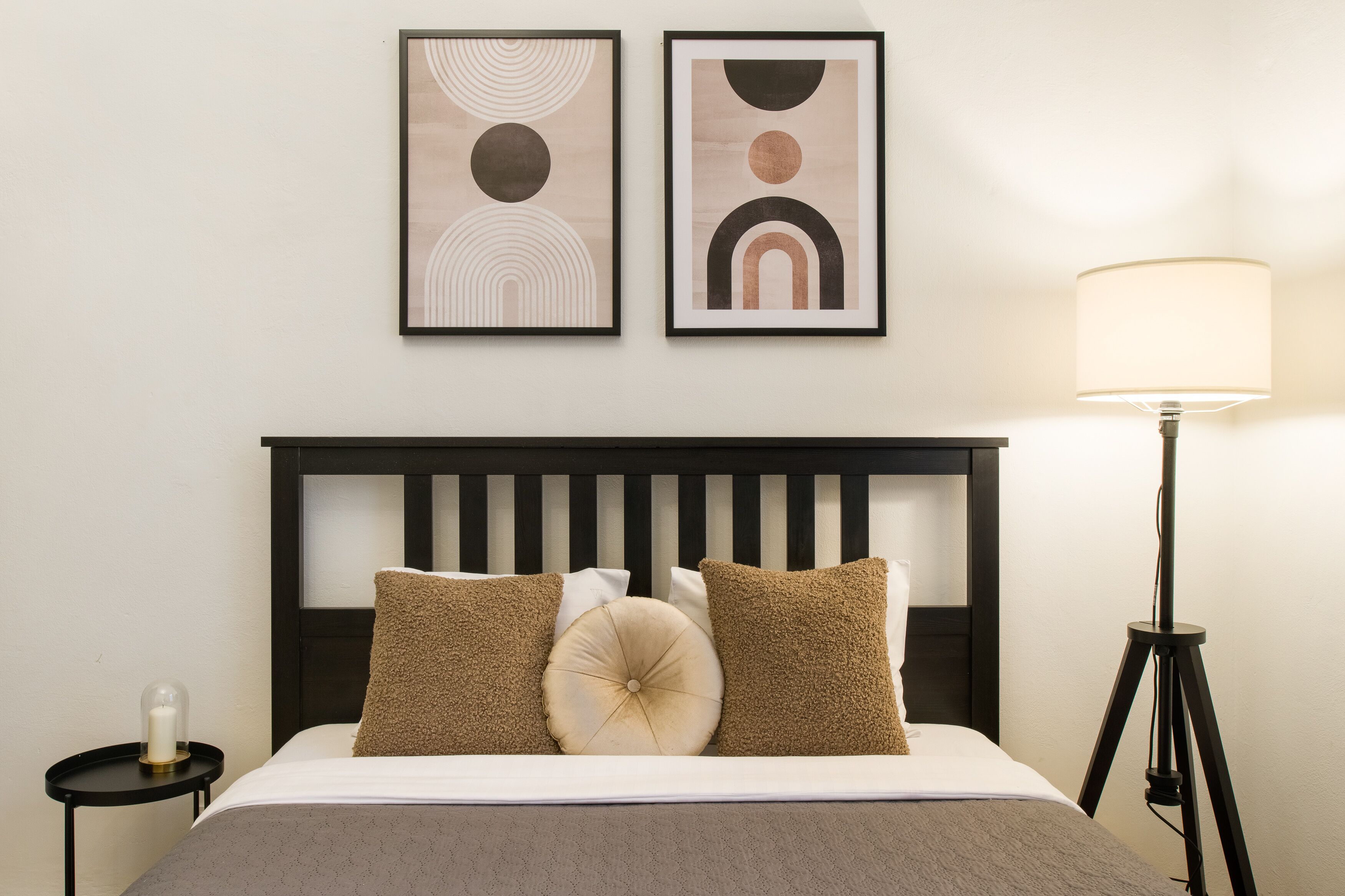 3 bedrooms, iron/ironing board, internet, bed sheets