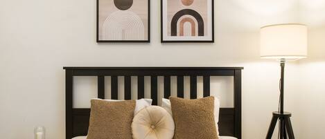 3 室のベッドルーム、アイロン / アイロン台、インターネット、ベッドシーツ