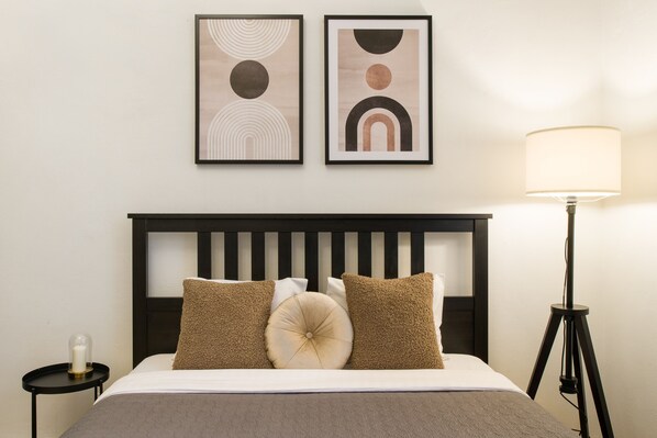 3 bedrooms, iron/ironing board, internet, bed sheets - WAWELOVE spacious 3 bedroom apt 1 min to Main Sqare! (Kraków)