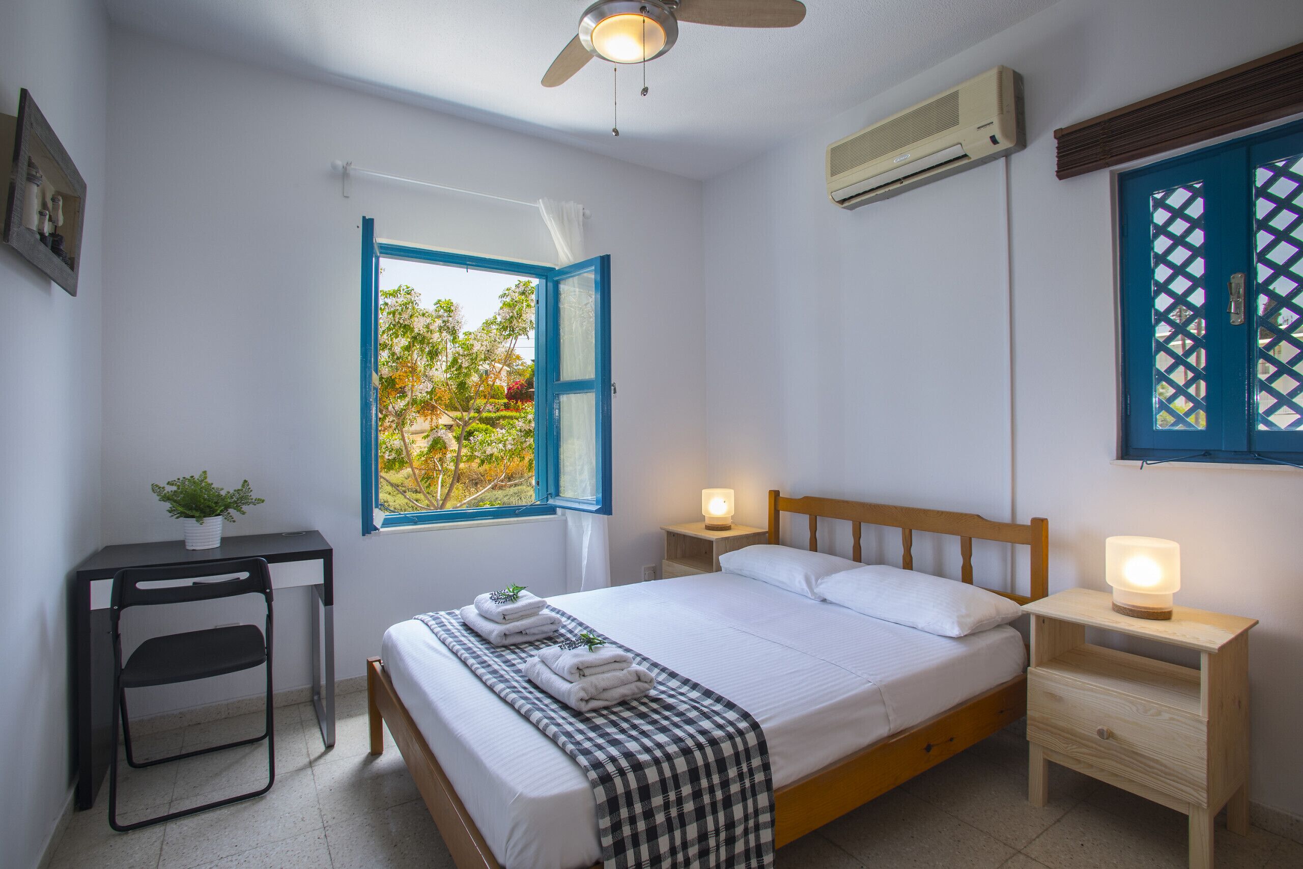 2 bedrooms, in-room safe, iron/ironing board, free WiFi