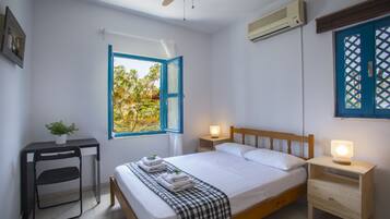 2 bedrooms, in-room safe, iron/ironing board, free WiFi