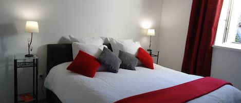 1 室のベッドルーム、アイロン / アイロン台、WiFi、ベッドシーツ