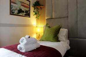 2 chambres, fer et planche à repasser, lit parapluie, Wi-Fi gratuit