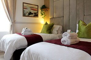 2 chambres, fer et planche à repasser, lit parapluie, Wi-Fi gratuit