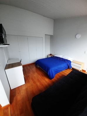 In-room safe, individually furnished, desk, laptop workspace