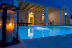Outdoor pool, a heated pool, sun loungers - Luxury Villa with Private Heated Pool, Sunset and Caldera View (Santorini)