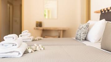 3 bedrooms, in-room safe, desk, iron/ironing board