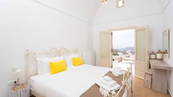 3 bedrooms, in-room safe, desk, iron/ironing board