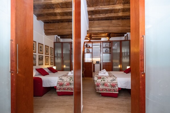 In-room safe, iron/ironing board, free WiFi, bed sheets