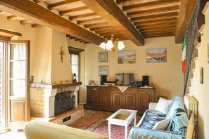 TV, fireplace, DVD player