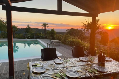 Yksityinen huvila, jossa on WiFi, oma uima-allas, TV, terassi, pesukone, pys�������köinti, lähellä Cortonaa