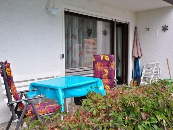 Ferienwohnung Wiesengrund, 50qm, mit sonniger Terrasse-Terrasse