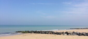 Quai Est 2p, 100m from Gold Beach