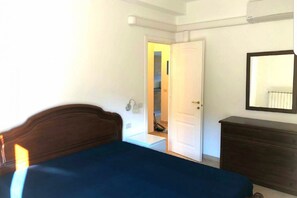 1 bedroom, iron/ironing board, free WiFi