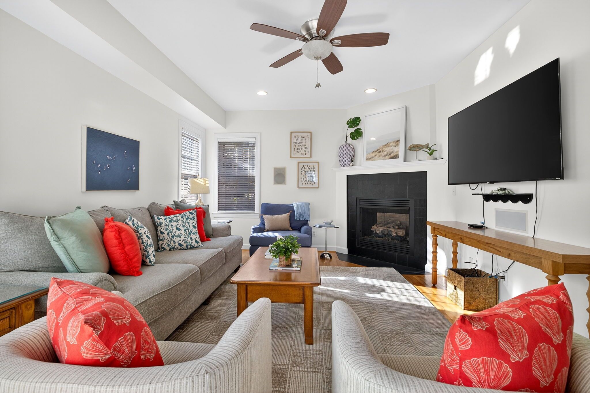 TV, fireplace, stereo